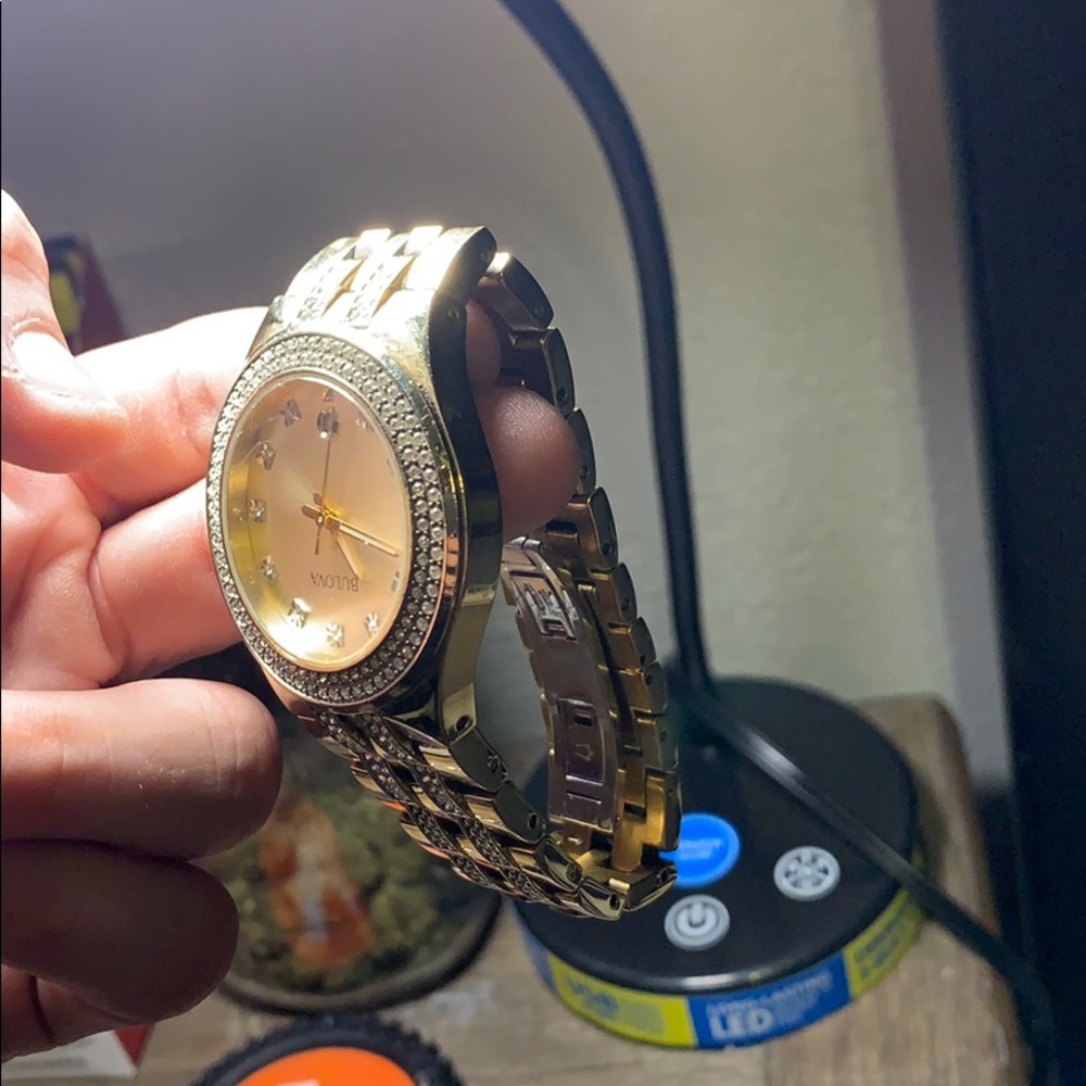 Bulova watch Gold - Picture 4 of 4